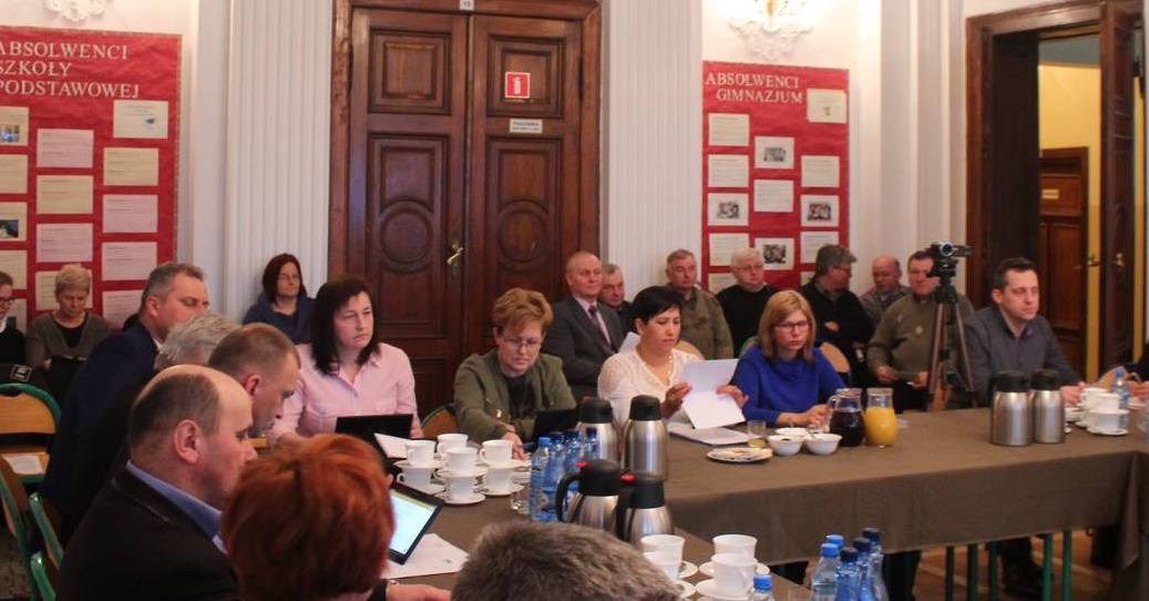 Radni Gminy jednomyślni: szkoła w Zwoleniu będzie nosić imię Powstańców