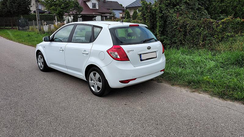 Kia Ceed 1.4 benz.105KM. 2011